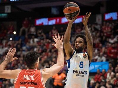 Jean Montero encesta 19 e impulsa al Valencia