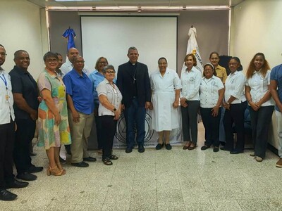 Monseñor Morel Diplán visita la Pastoral de la Salud