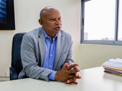 Oscar Peña destaca importancia de carrera Comunicación Social en la UASD