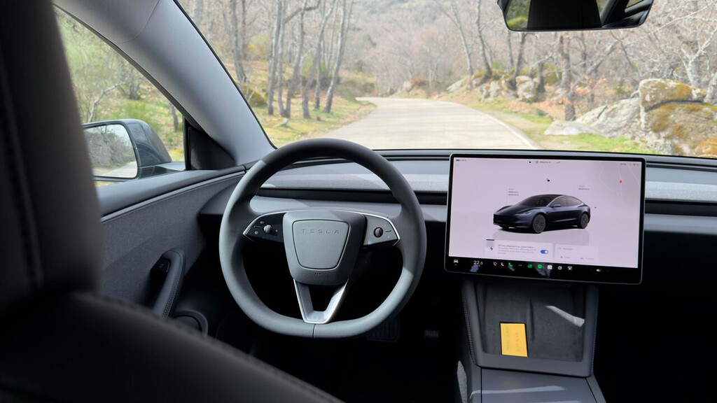 Revelaciones sobre operadores humanos en robotaxis de Tesla en Texas