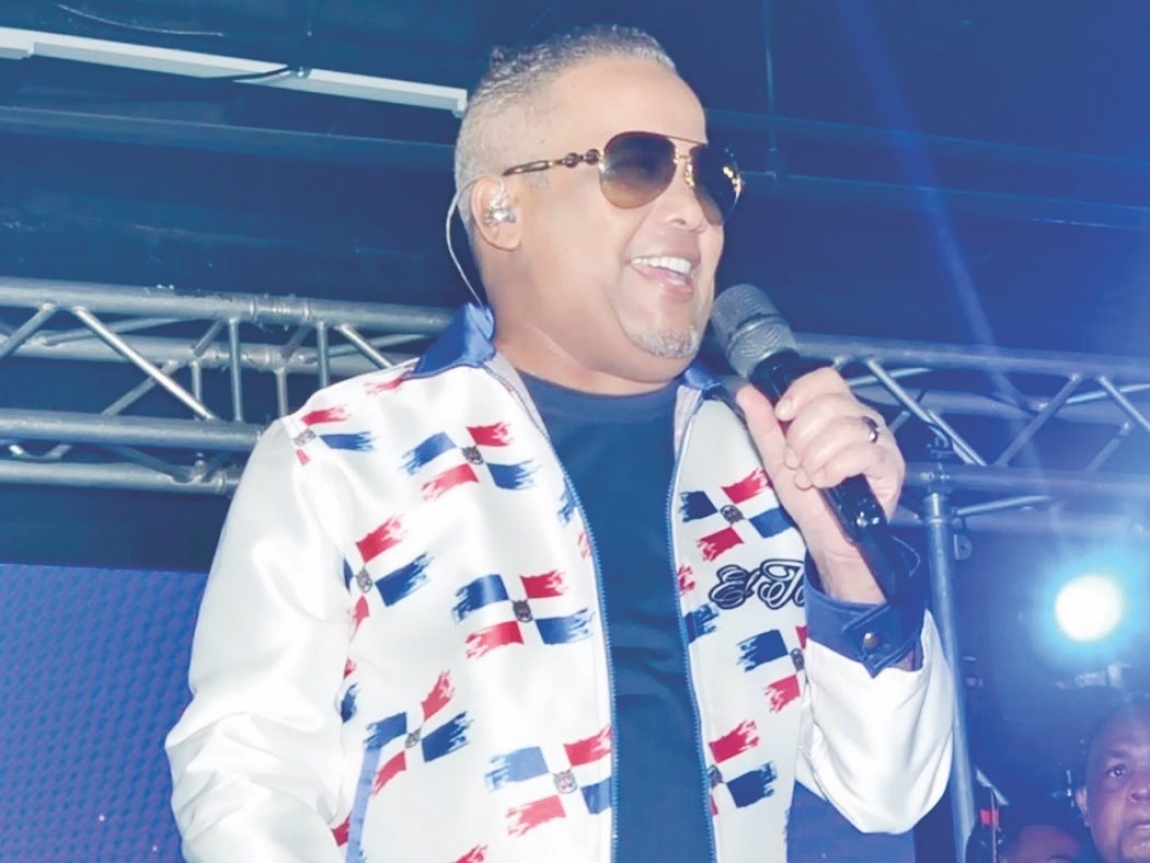 “La Más Dura” el merengue de Héctor Acosta que se adueña del verano