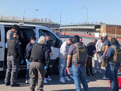 Inmigración de EEUU alcanza cifra más alta de detenciones en un mes
