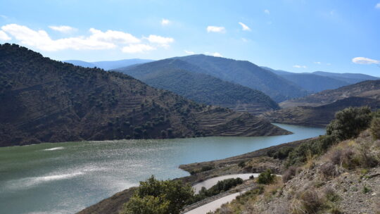 Los embalses de España están vaciándose poco a poco y eso nos recuerda algo: el fantasma de la sequía aún no se ha ido