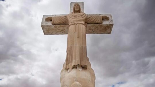 Proyecto de ley sobre el monte Cristo Rey busca impedir expropiación federal en EE.UU.