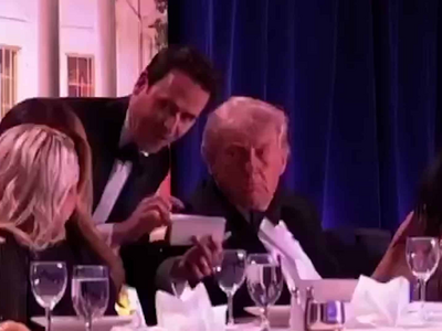 Trump vuelve a la cena de corresponsales tras intento de asesinato