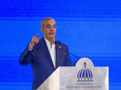 Abinader defiende competencia en telecomunicaciones RD