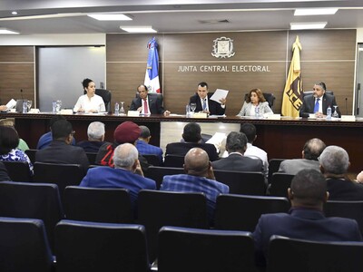 Califican de errada suspensión de prohibición de encuestas de la JCE