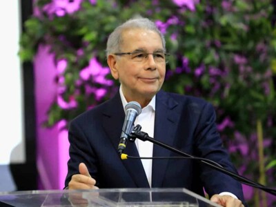 Danilo Medina critica el alto costo del gobierno PRM