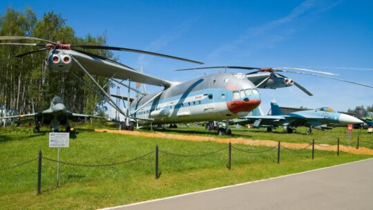 La URSS fabricó el helicóptero más gigantesco de la historia para llevar misiles nucleares. Funcionó y aun así fracasó