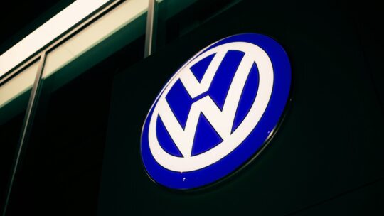 "La situación es más que crítica": el CEO de Volkswagen apunta a grandes recortes si la marca quiere sobrevivir
