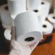 La trabajadora de un hotel descubrió de la peor forma el precio de seis rollos de papel: 60.318,50 euros
