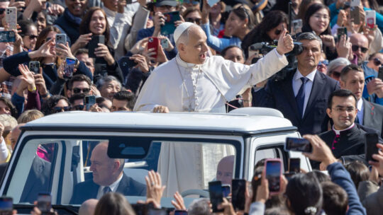 Los uruguayos se unen en una colecta para preparar la visita del Papa León XIV
