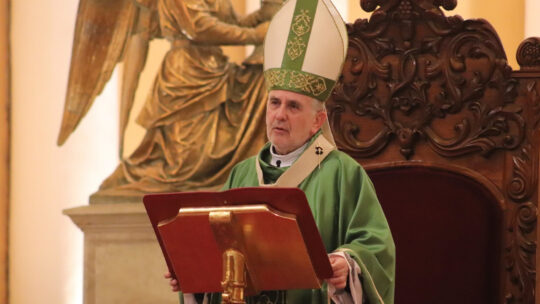 Mons. Del Río: La sociedad de consumo puede hacer olvidar al hombre quién es y hacia dónde va