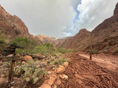 Rescatan a unas 80 personas tras inundación en el Gran Cañón