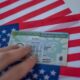 Trump endurece restricciones visas de residencia en Estados Unidos