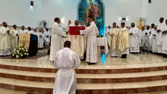 Un nuevo diácono, un congreso misionero y 46 fieles confirmados en la Iglesia dominicana