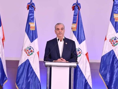 Abinader ante quejas por comercio chino: todos tiene que cumplir ley