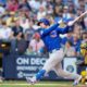 Alex Bregman pega jonrón, Cubs firmes en el Wild Card