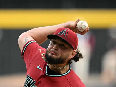 Alfred Morillo, innova un salto de celebración al estilo de  Jefri Yan