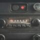 Ante el avance del streaming, la radio europea se está uniendo para exigir FM y DAB+ obligatorios en los coches nuevos