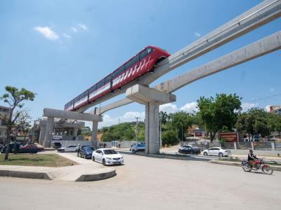 Anuncian pruebas de Monorriel de Santiago