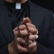 Argentina: Advierten sobre estafador que se presenta como sacerdote y visita hogares pidiendo dinero