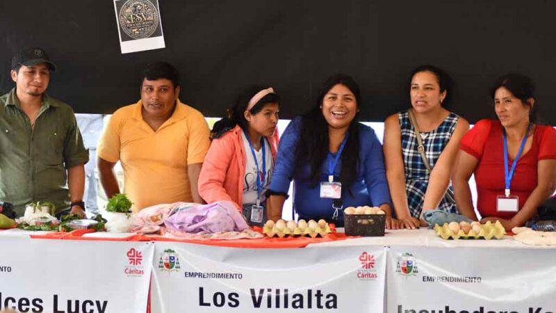 “Cáritas ha sido una bendición”: La Iglesia ayuda a 140 familias a luchar por sus sueños en Ecuador