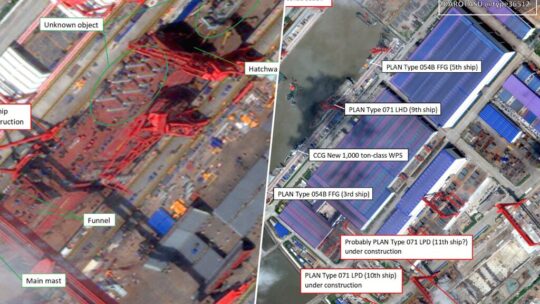 China lleva años construyendo submarinos gigantes sin tripulación. Los satélites han revelado la pieza que faltaba: la criatura que los llevara al océano
