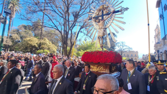 Cientos de miles expresaron su fe y renovaron su fidelidad en la Fiesta del Milagro de Salta