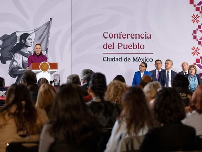 Claudia Sheinbaum invita a Petro a regresar a México