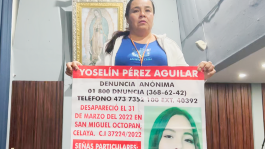 “Dios mío, dame fuerza”: el ruego diario de una madre para seguir buscando a su hija desaparecida
