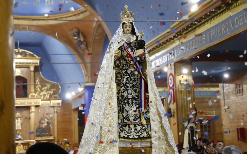 El Día de Oración por Chile congregó a miles en torno a la Virgen del Carmen