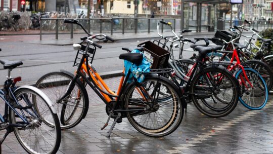 El Gobierno cambia las normas a partir del 1 de octubre: las bicicletas podrán circular en dirección contraria en calles de un solo sentido limitadas a 30 km/h