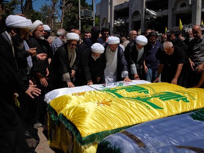 El Líbano despide a doce víctimas de ataques israelíes