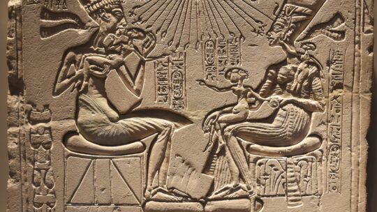 El paradero de la tumba de Nefertiti obsesiona a los arqueólogos desde hace un siglo. Una cámara oculta podría tener la respuesta