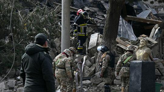 Explosiones en cuartel de Bolivia dejan 7 muertos, unos 80 heridos y desaparecidos