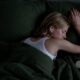 Fitnexa ha atacado uno de los problemas más humanos de los auriculares: poder dormir de lado sin clavártelos