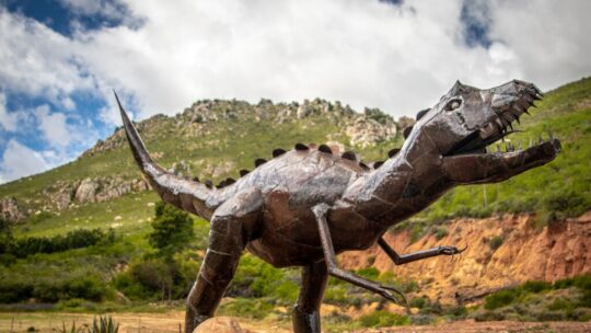 Garras largas y dientes pequeños: los paleontólogos han encontrado un dinosaurio en China con una combinación extraña