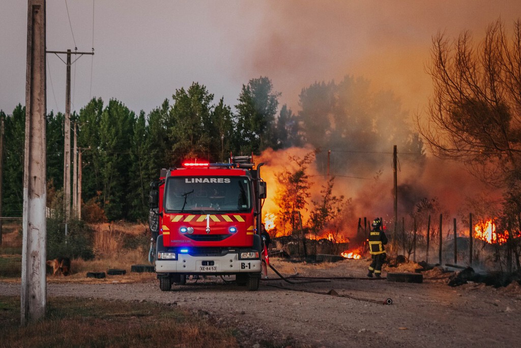 La nueva ley de incendios dice que limpies tus lindes y las de tus vecinos. El problema es que esas lindes demarcan las propied…