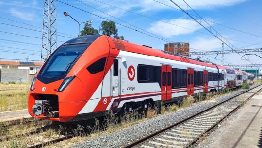Los nuevos megatrenes de Madrid pasan por el taller a los 10 días de su estreno pero Renfe se defiende: "Están en una fase de rodaje"