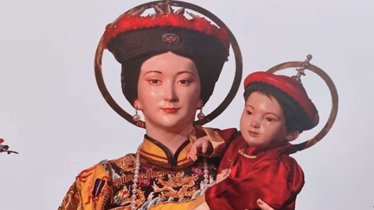 “Madre de China”, una exposición mariana que asombra a Lima en septiembre