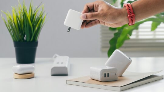 Mejores cargadores rápidos para móvil, tablet, portátil y otros dispositivos. 6 modelos recomendados por potencia y seguridad