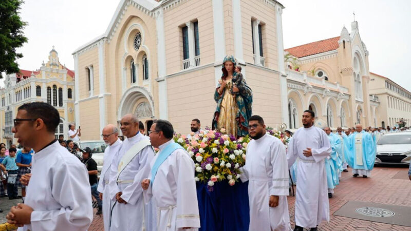 Panamá celebra a su madre y patrona, Santa María la Antigua