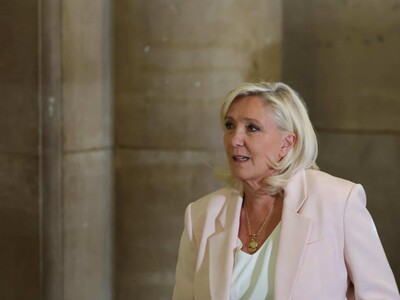Partido de Marine Le Pen amenaza con "cerrar el grifo" a Ucrania