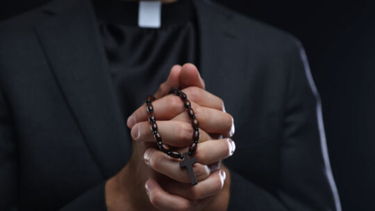 Sacerdote herido en balacera en Perú: La Iglesia en el Callao llama a desterrar la cultura de muerte