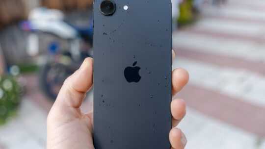 Si quieres un iPhone asequible, te costará más que ayer: Apple sube de precios toda la gama iPhone incluso modelos "viejos"