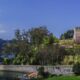 Una familia asturiana llevaba 15 años preguntándose qué diablos hacer con su castillo. Un argentino misterioso les ha respondido