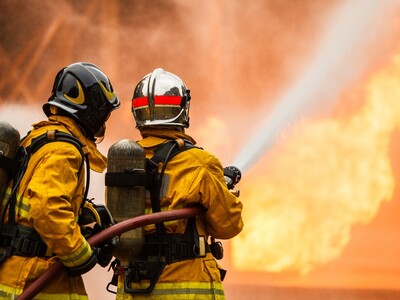 Unas 700 personas son evacuados por incendio forestal en Brac