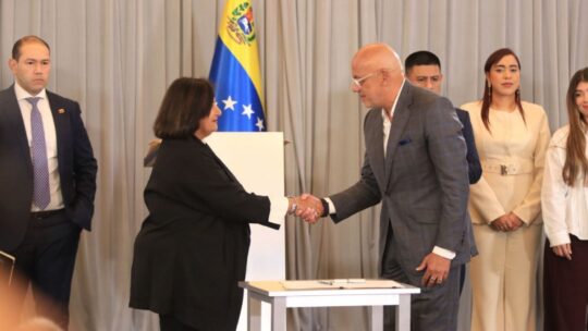 Venezuela: diálogo, acuerdos petroleros, Delcy Rodríguez en NYC y la postura de la Iglesia Católica