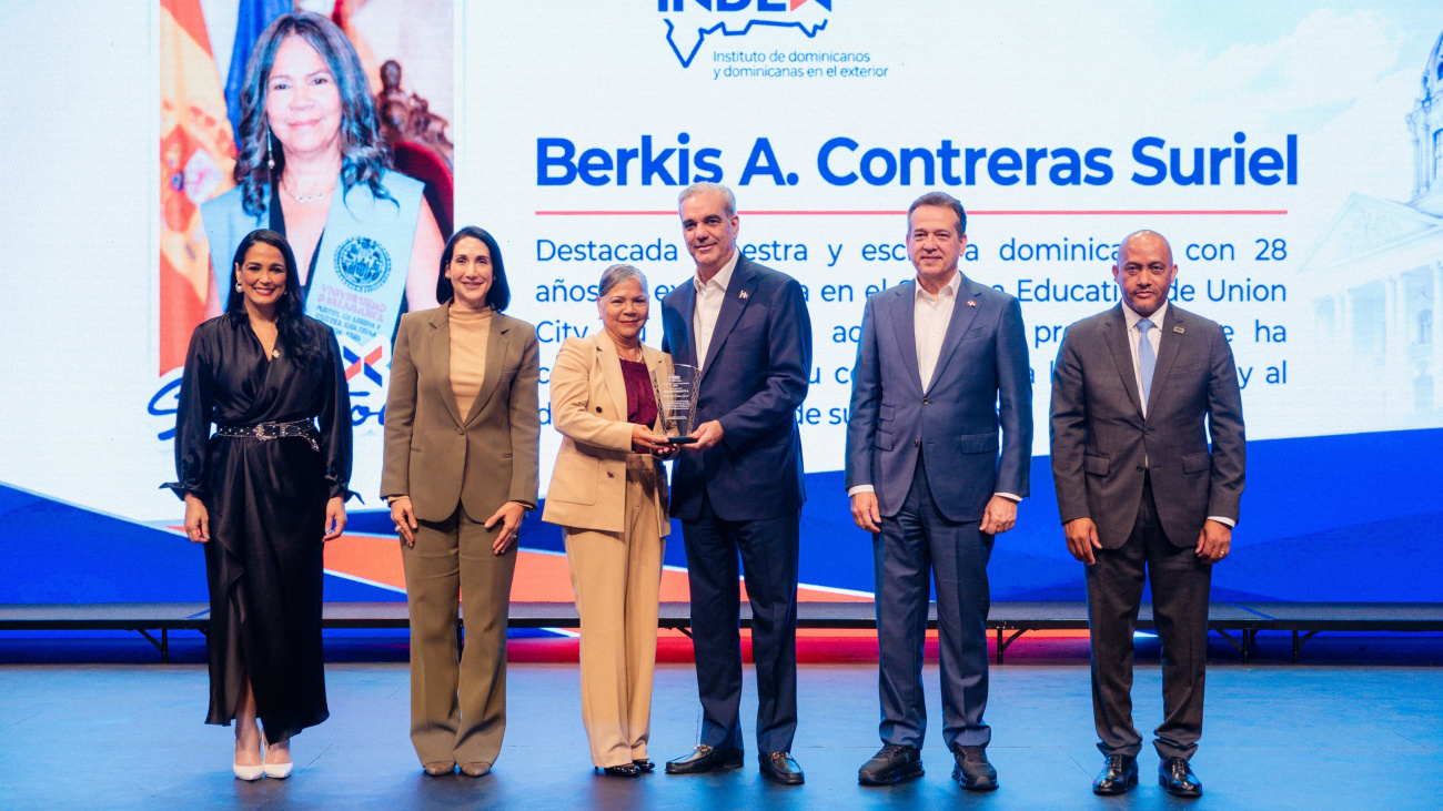 Presidente Abinader reconoce a 14 dominicanos destacados en Estados Unidos mediante el INDEX